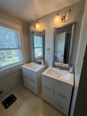 923 E 27TH Street, Erie, PA 16504