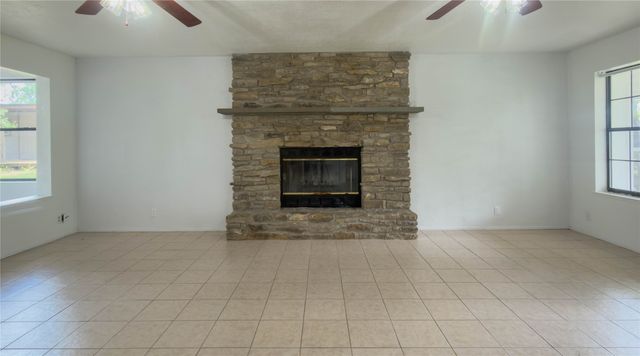 1102 NE 23rd Street, Mineral Wells, TX 76067