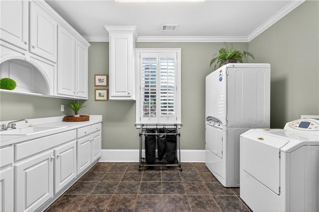 5040 Harrington Road, Alpharetta, GA 30022