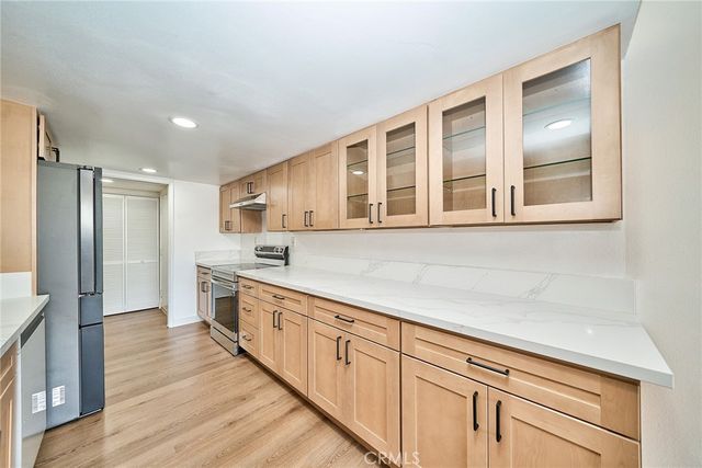 605 Redondo Avenue 203, Long Beach, CA 90814