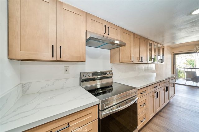 605 Redondo Avenue 203, Long Beach, CA 90814