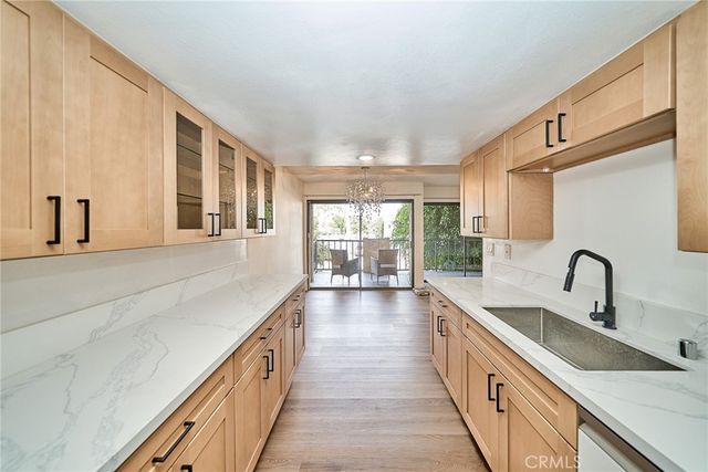 605 Redondo Avenue 203, Long Beach, CA 90814