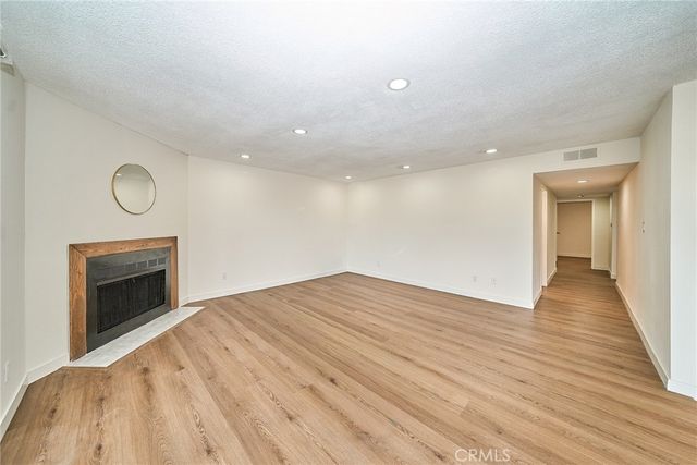 605 Redondo Avenue 203, Long Beach, CA 90814