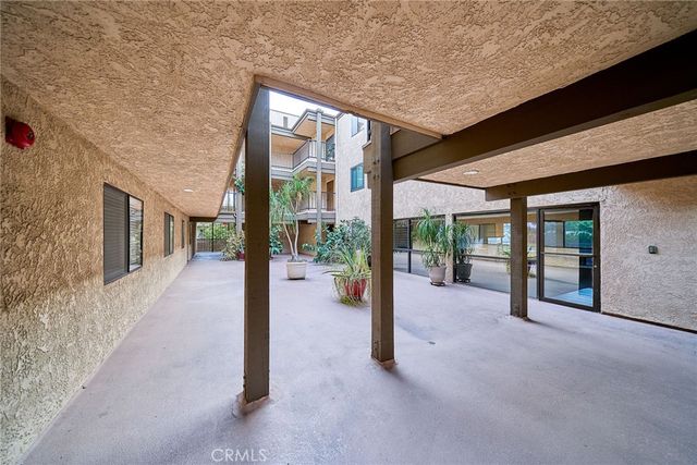 605 Redondo Avenue 203, Long Beach, CA 90814