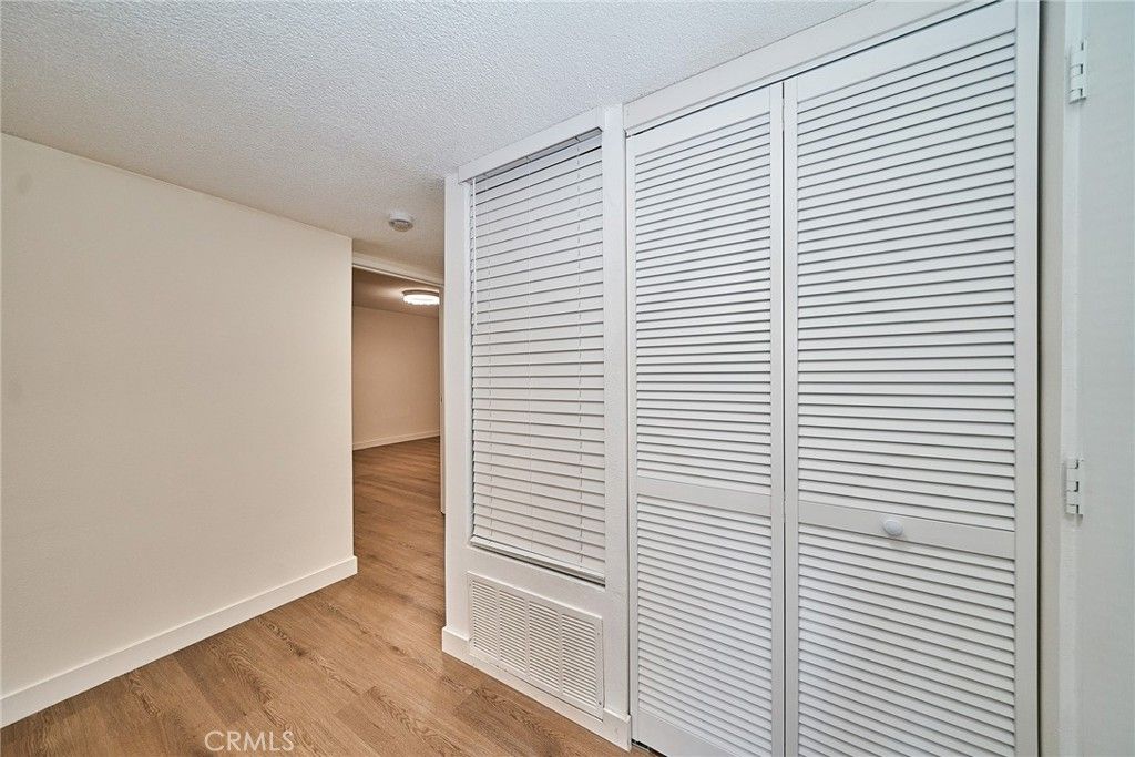 Image 16 of property listing at 605 Redondo Avenue 203, Long Beach, CA 90814