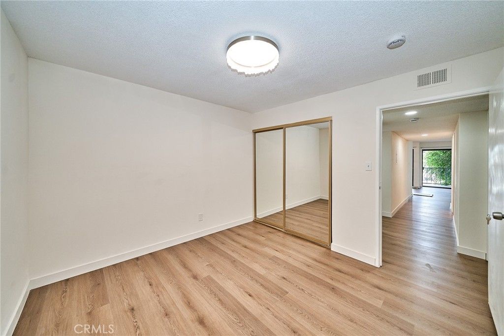 Image 22 of property listing at 605 Redondo Avenue 203, Long Beach, CA 90814