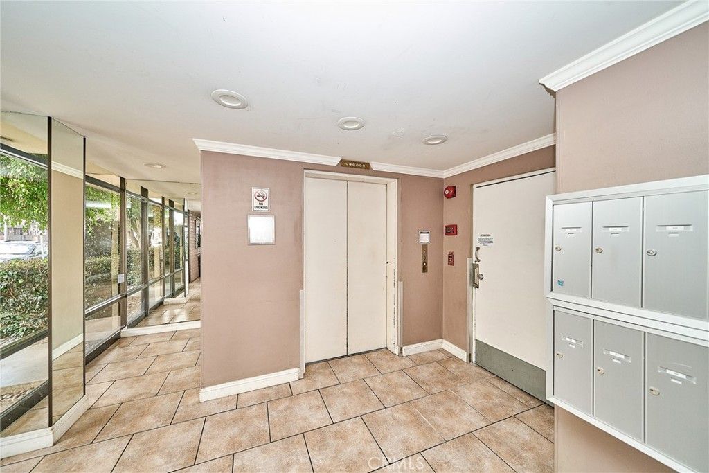 Image 29 of property listing at 605 Redondo Avenue 203, Long Beach, CA 90814
