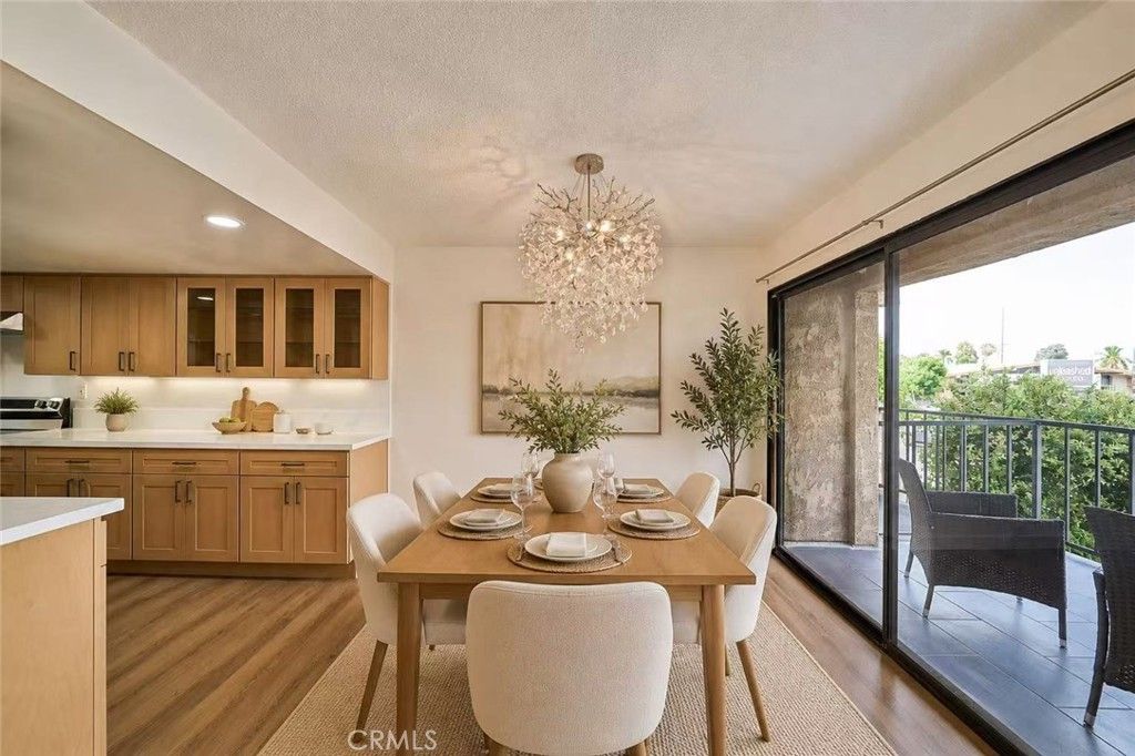 Image 3 of property listing at 605 Redondo Avenue 203, Long Beach, CA 90814