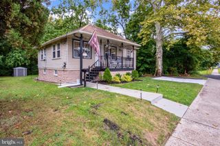 215 4TH AVE, Essington, PA 19029