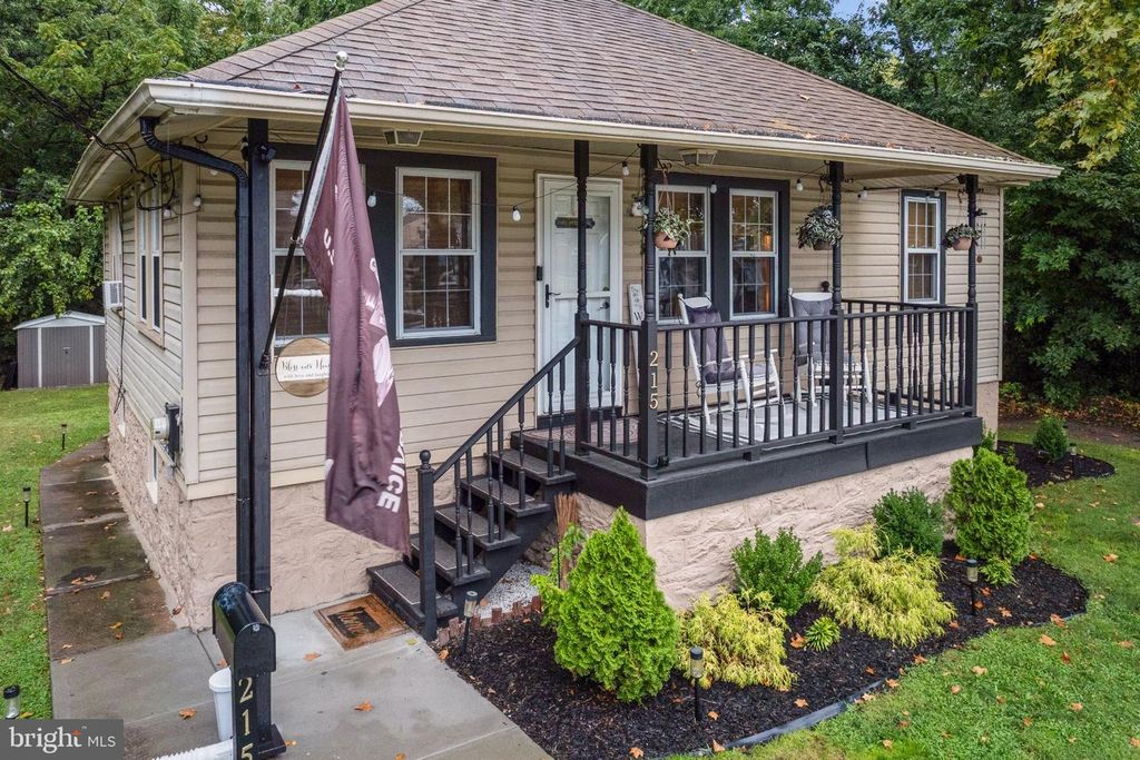 215 4TH AVE, ESSINGTON, PA 19029 — photo 3