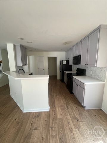 6 Timber Crest Court, Savannah, GA 31407