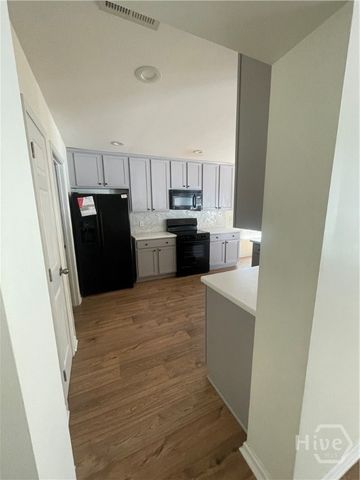 6 Timber Crest Court, Savannah, GA 31407