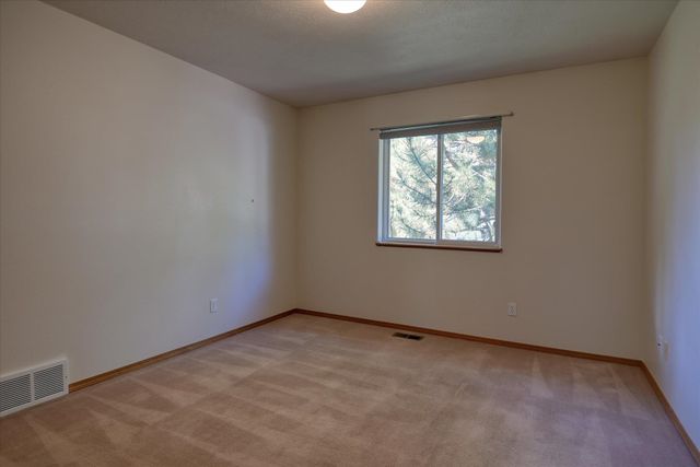 5704 S Pony Ct, Spokane, WA 99224