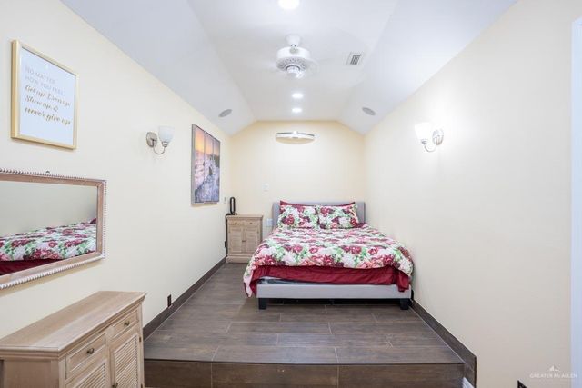 306 E Sabatina Avenue, Pharr, TX 78577