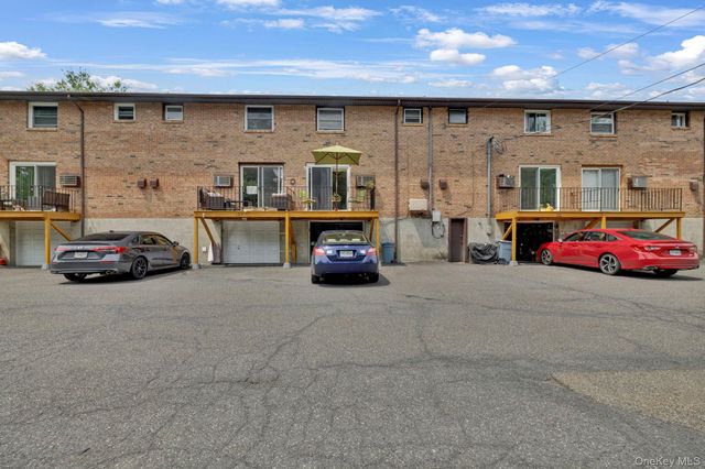 106 Parr Meadow Drive 1F, Newburgh, NY 12550