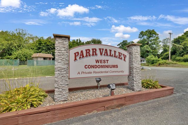 106 Parr Meadow Drive 1F, Newburgh, NY 12550