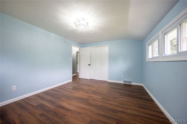 930 Sun Valley Drive, North Tonawanda, NY 14120