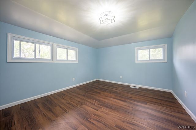 930 Sun Valley Drive, North Tonawanda, NY 14120