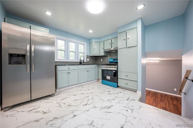 930 Sun Valley Drive, North Tonawanda, NY 14120