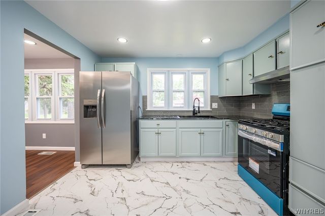 930 Sun Valley Drive, North Tonawanda, NY 14120
