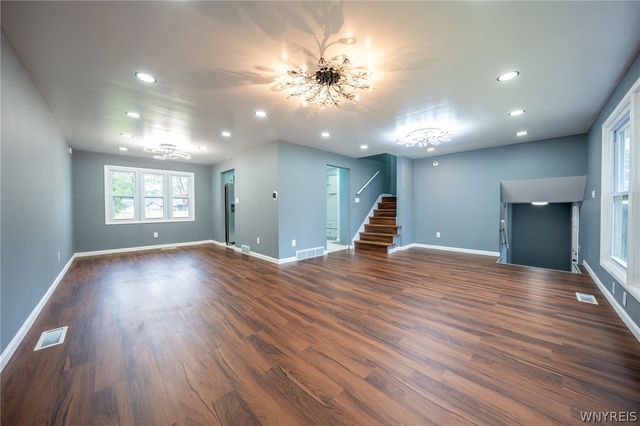 930 Sun Valley Drive, North Tonawanda, NY 14120