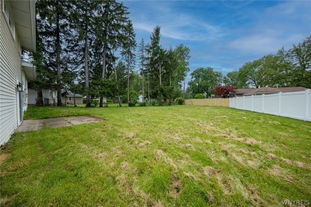 930 Sun Valley Drive, North Tonawanda, NY 14120