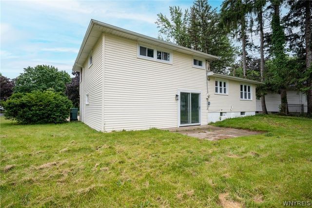 930 Sun Valley Drive, North Tonawanda, NY 14120