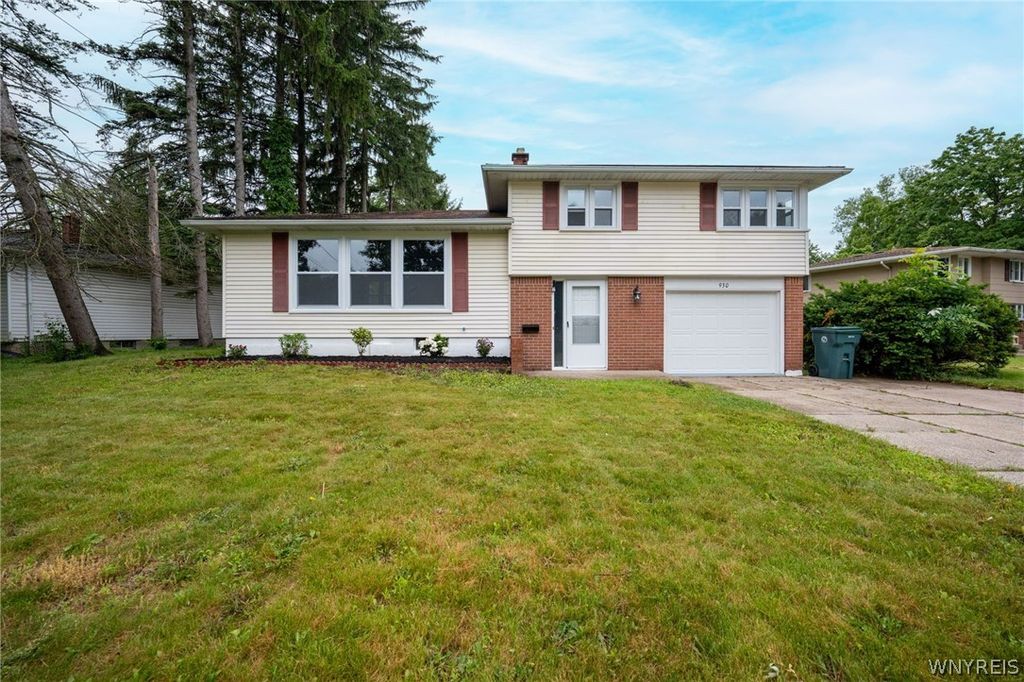 930 Sun Valley Drive, North Tonawanda, NY 14120