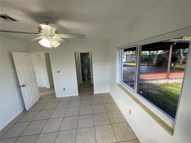 9711 SW 162nd St, Miami, FL 33157