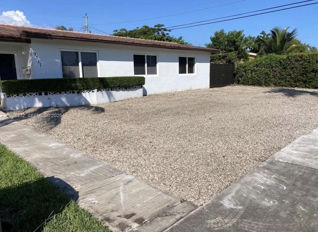 9711 SW 162nd St, Miami, FL 33157