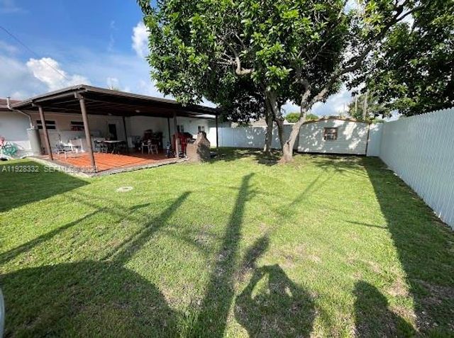 9711 SW 162nd St, Miami, FL 33157