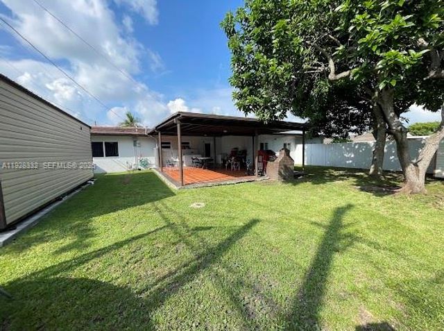 9711 SW 162nd St, Miami, FL 33157