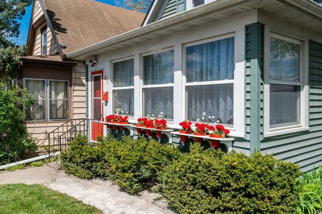 47 Lawson Avenue W, Saint Paul, MN 55117
