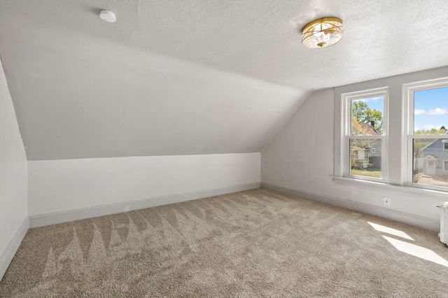 47 Lawson Avenue W, Saint Paul, MN 55117