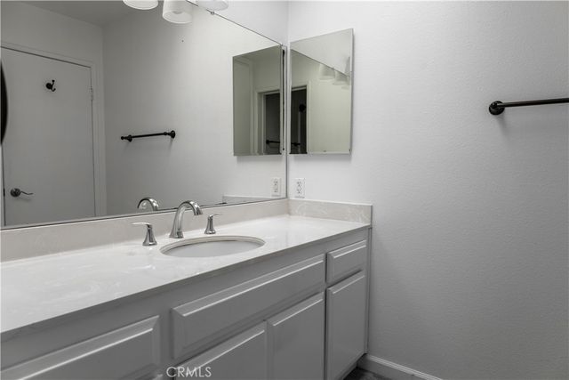 210 The Village 305, Redondo Beach, CA 90277