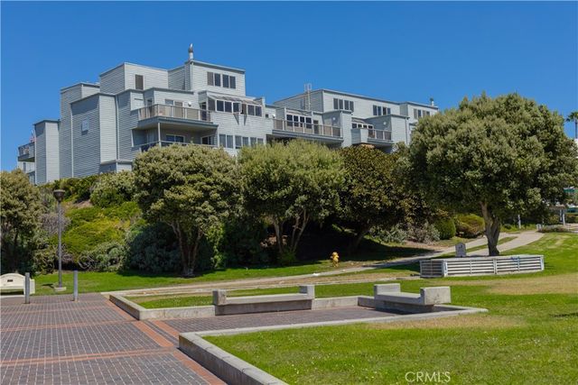 210 The Village 305, Redondo Beach, CA 90277