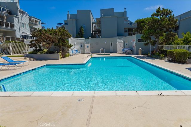 210 The Village 305, Redondo Beach, CA 90277