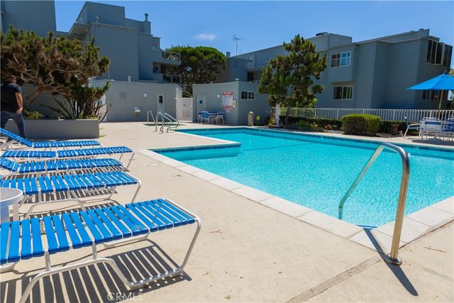 210 The Village 305, Redondo Beach, CA 90277