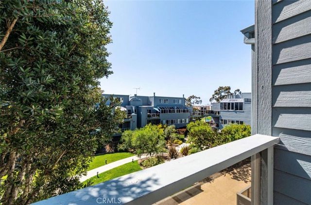 210 The Village 305, Redondo Beach, CA 90277