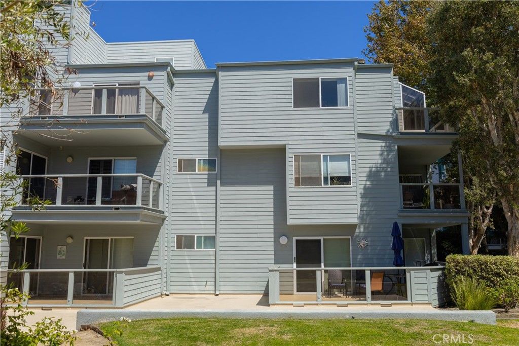 210 The Village 305, Redondo Beach, CA 90277