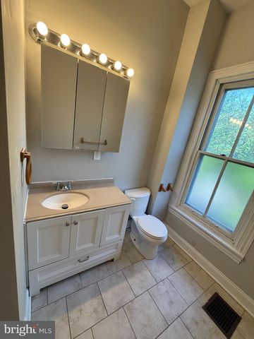 310 N CHARLOTTE ST, Pottstown, PA 19464