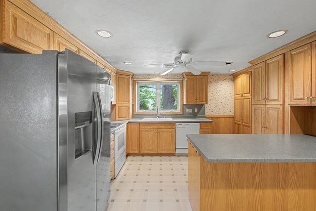 360 South Main Street, Bellingham, MA 02019