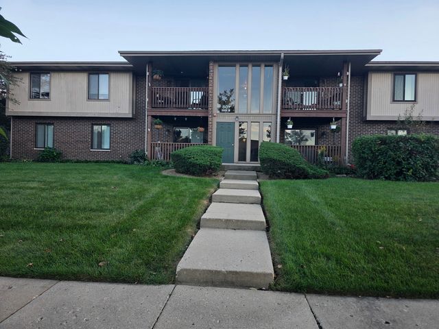 801 Brook Drive 3, Streamwood, IL 60107