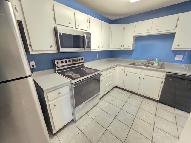 801 Brook Drive 3, Streamwood, IL 60107