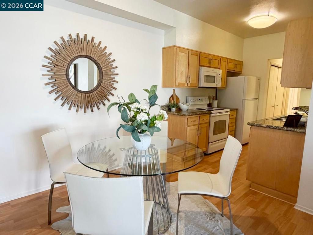 Image 4 of property listing at 99 Marina Lakes Dr, Richmond, CA 94804