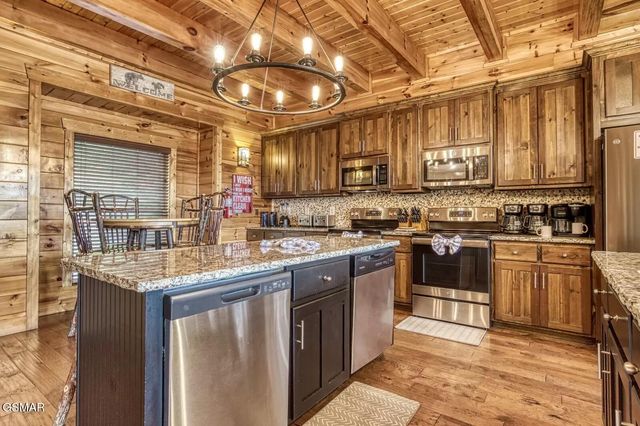 1960 Blackthorn Trail, Sevierville, TN 37876