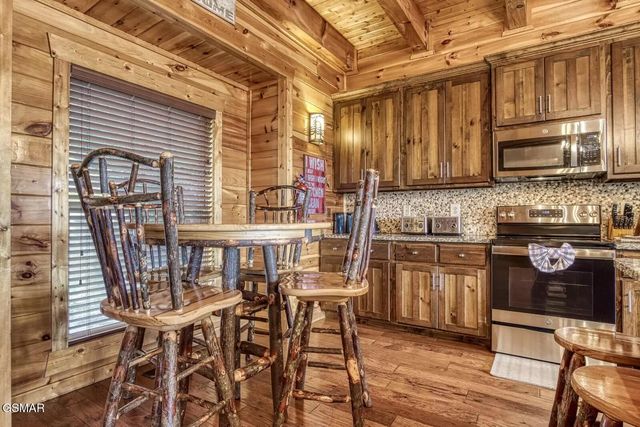 1960 Blackthorn Trail, Sevierville, TN 37876