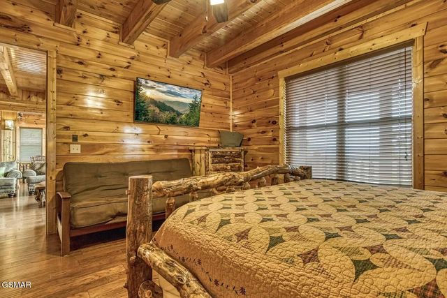 1960 Blackthorn Trail, Sevierville, TN 37876