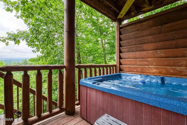 1960 Blackthorn Trail, Sevierville, TN 37876
