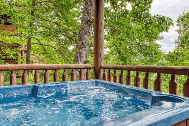 1960 Blackthorn Trail, Sevierville, TN 37876